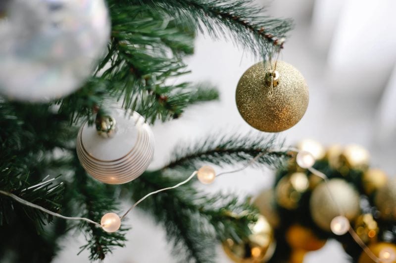 Discover the Benefits of Buying an Artificial Christmas Tree Instead of a Real One This Year