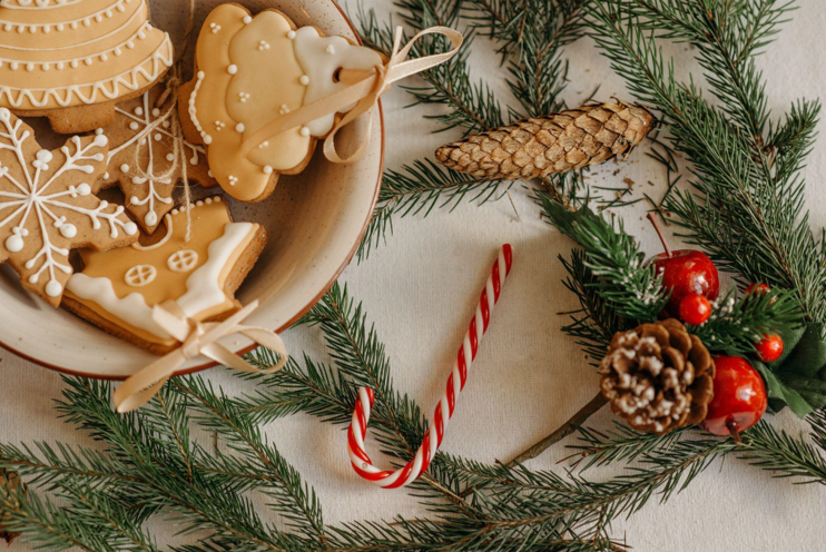 Embracing the Holiday Spirit: Decorating Your Home with Garland